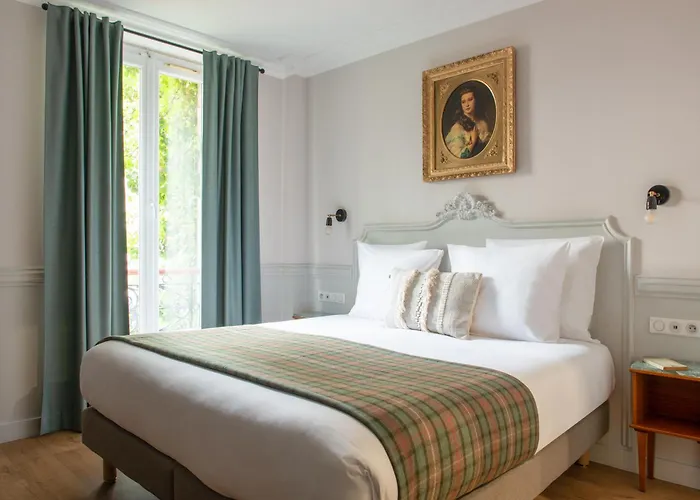Hôtel De La Porte Dorée Paris